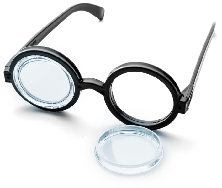 고도근시의 기준은?